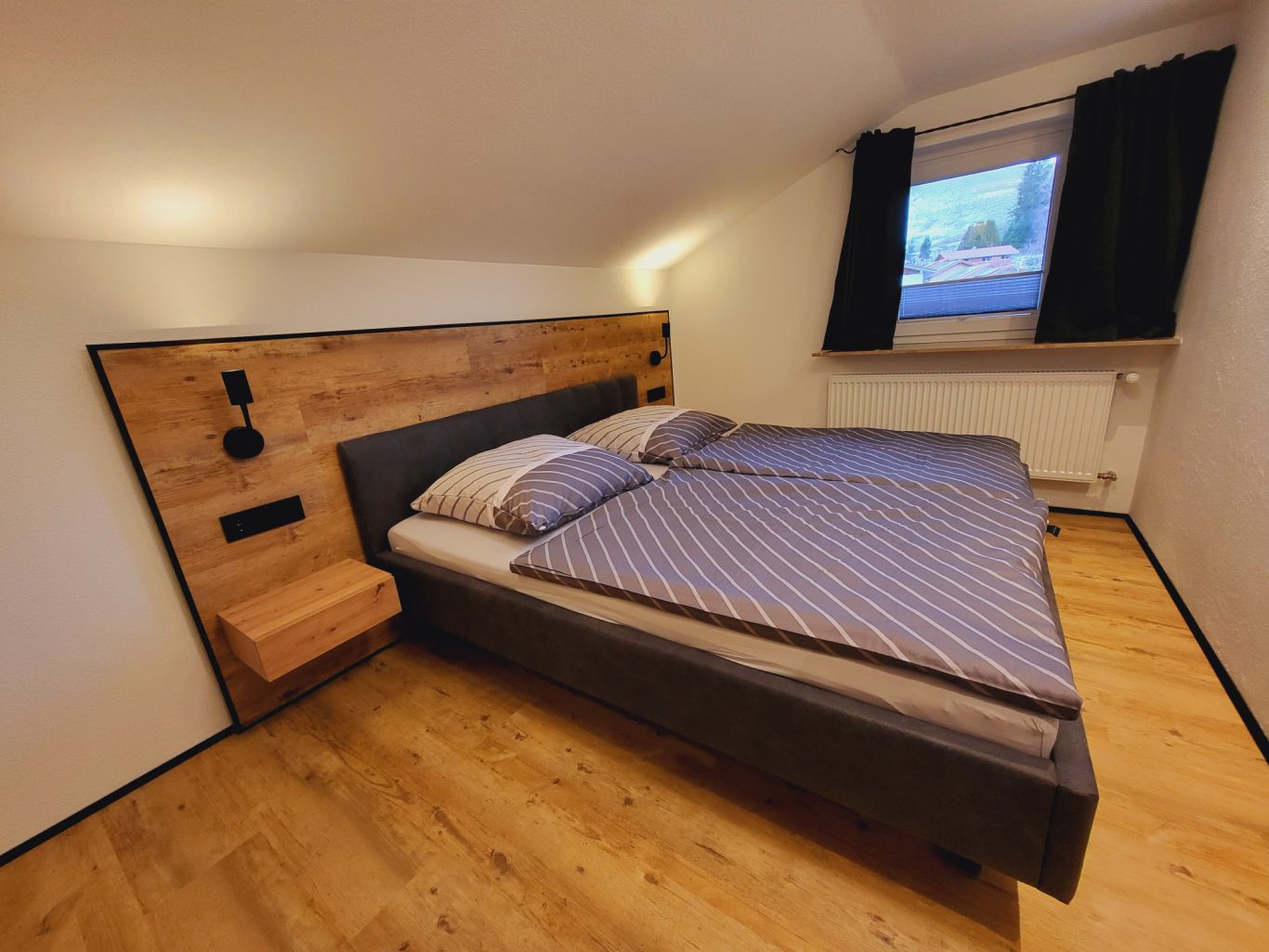 Schlafzimmer mit Doppelbett Doppelbett mit Nachttische